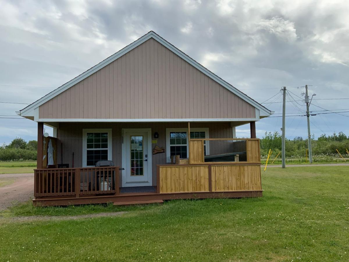 Seaside Chalet,Aboiteau Beach Cottage Rentals,Cap-Pele Exteriör bild