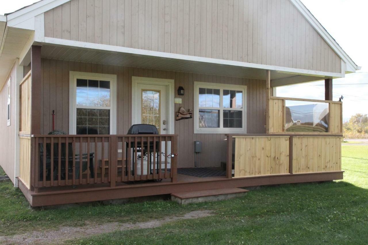 Seaside Chalet,Aboiteau Beach Cottage Rentals,Cap-Pele Exteriör bild